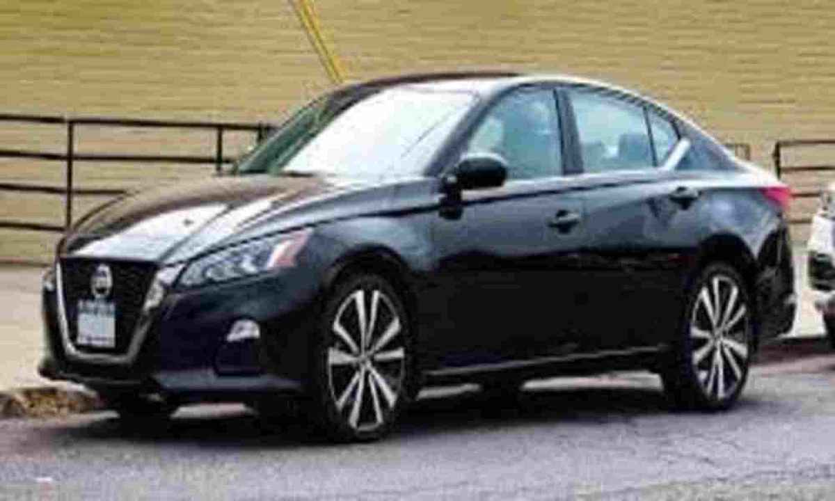 Nissan Altima full-size rental car
