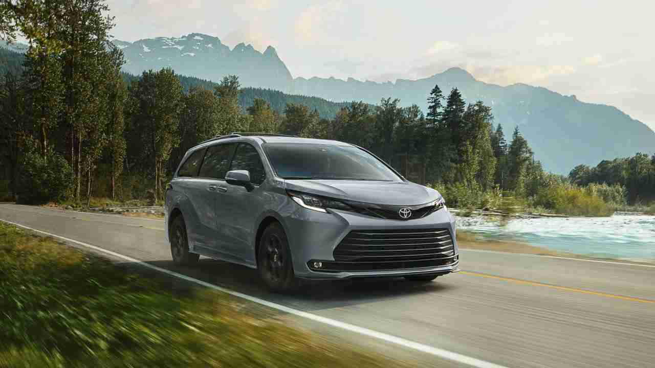 Toyota Sienna minivan rental vehicle
